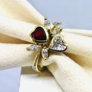 anello con diamanti a cuore e rubino gioielli torino