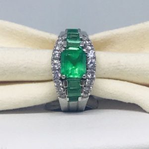 anello con smeraldo montatura oro bianco gioielli torino