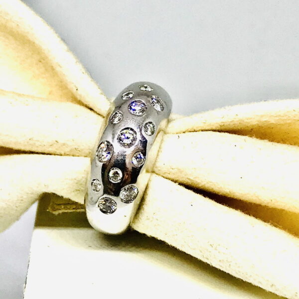 Anello in oro bianco 18 carati con diamanti gioielli torino offerte d'oro
