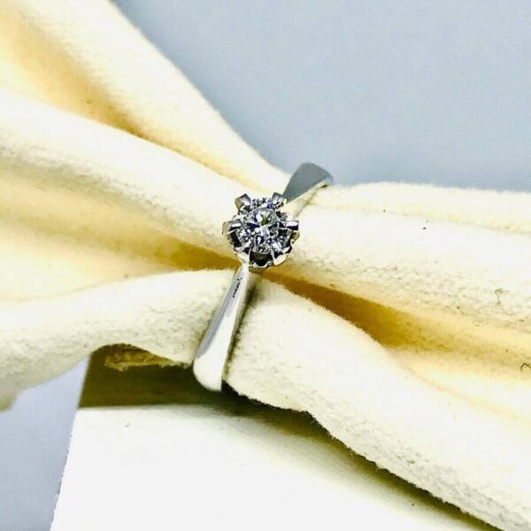 anello in oro bianco 18 carati con diamante gioielli torino offerte d'oro