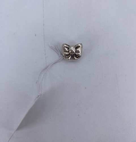 CIONDOLO ARGENTO FIOCCO PANDORA RIF. SV519C