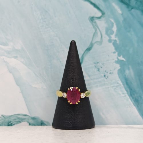 ANELLO CON DIAMANTI E RUBINO RIF RA14899A-1563 (P)