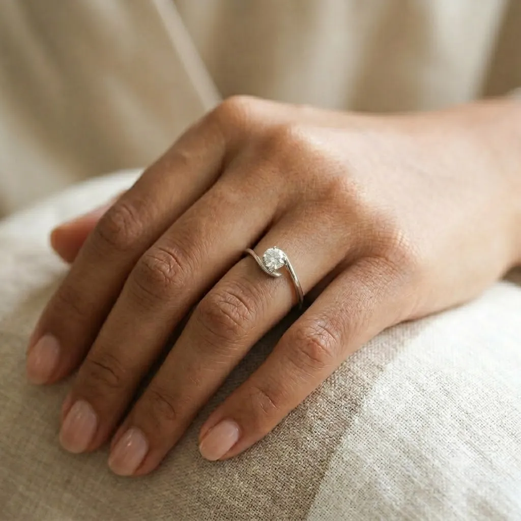 ANELLO-SOLITARIO-CONTRARIER.webp